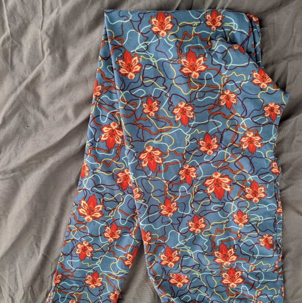 LuLaRoe Leggings Tall & Curvy